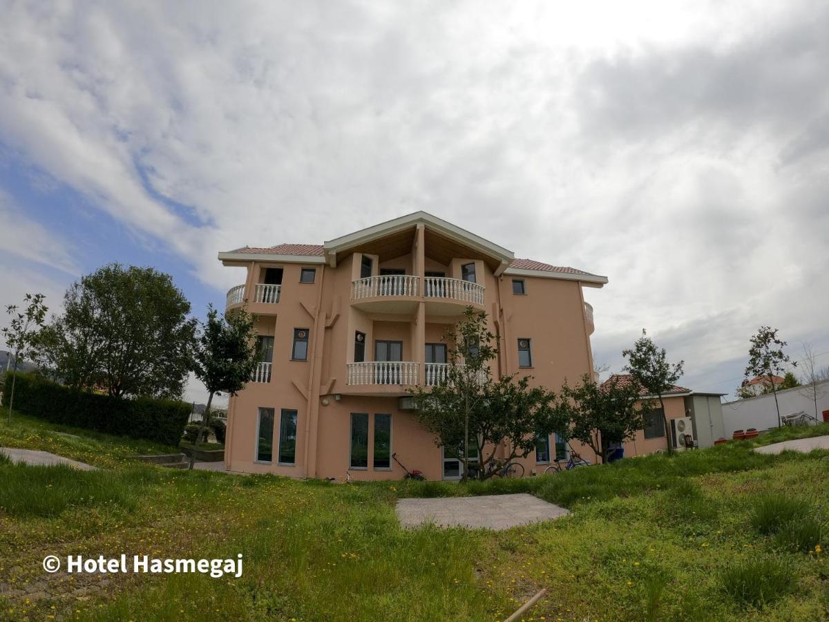 Hotel Hasmegaj Mahall' e Kryethuit Екстериор снимка