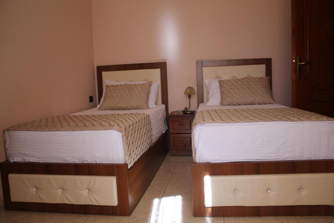 Hotel Hasmegaj Mahall' e Kryethuit Екстериор снимка