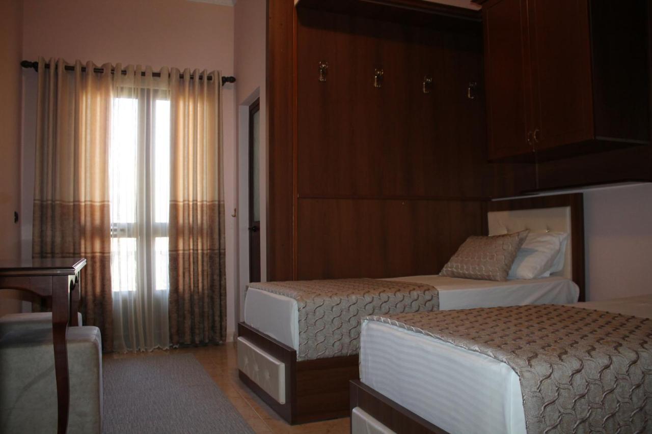Hotel Hasmegaj Mahall' e Kryethuit Екстериор снимка