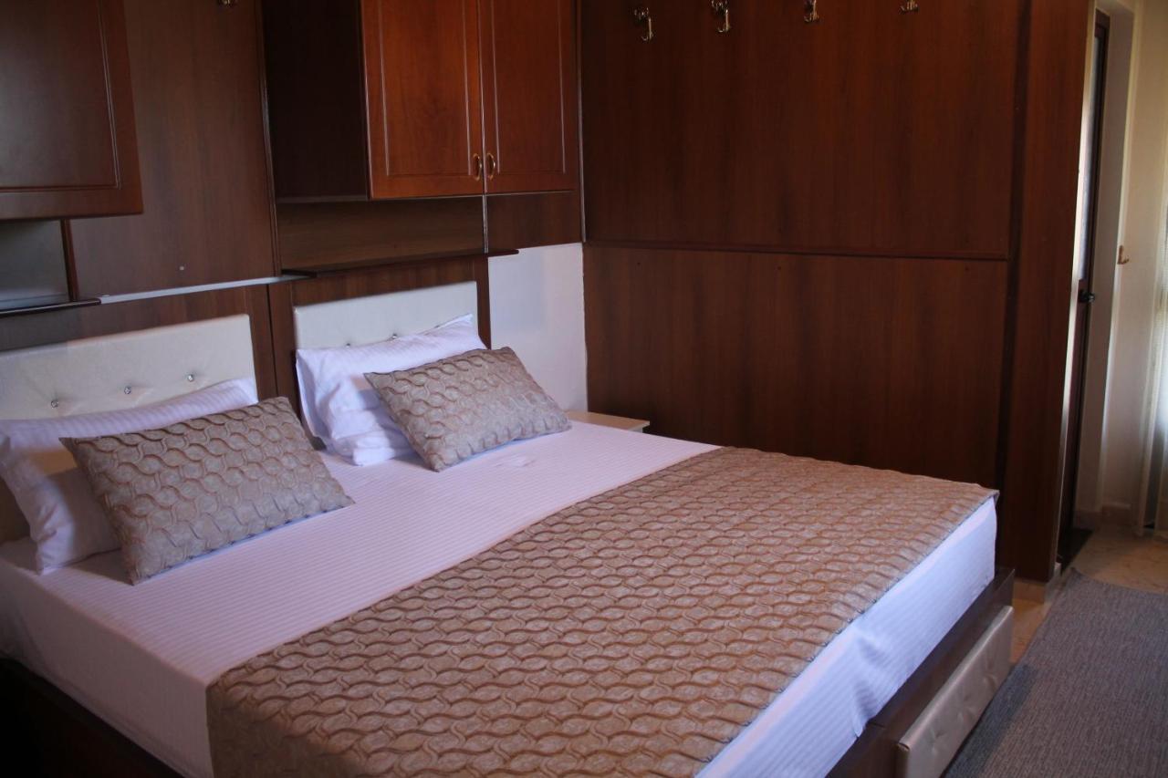 Hotel Hasmegaj Mahall' e Kryethuit Екстериор снимка